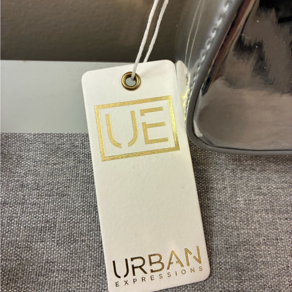 Urban Expressions Silver Metallic Shoulder Bag - Picture 2 of 4
